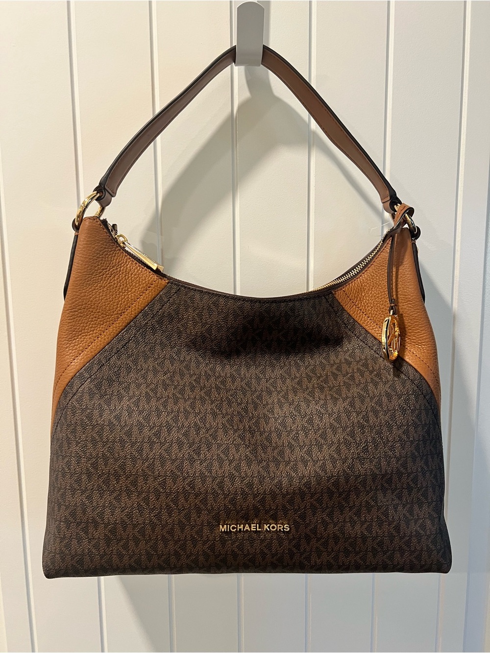 Michael Kors Aria Large Monogram Shoulder Bag • Brown/Luggage NWT - Picture 2 of 9